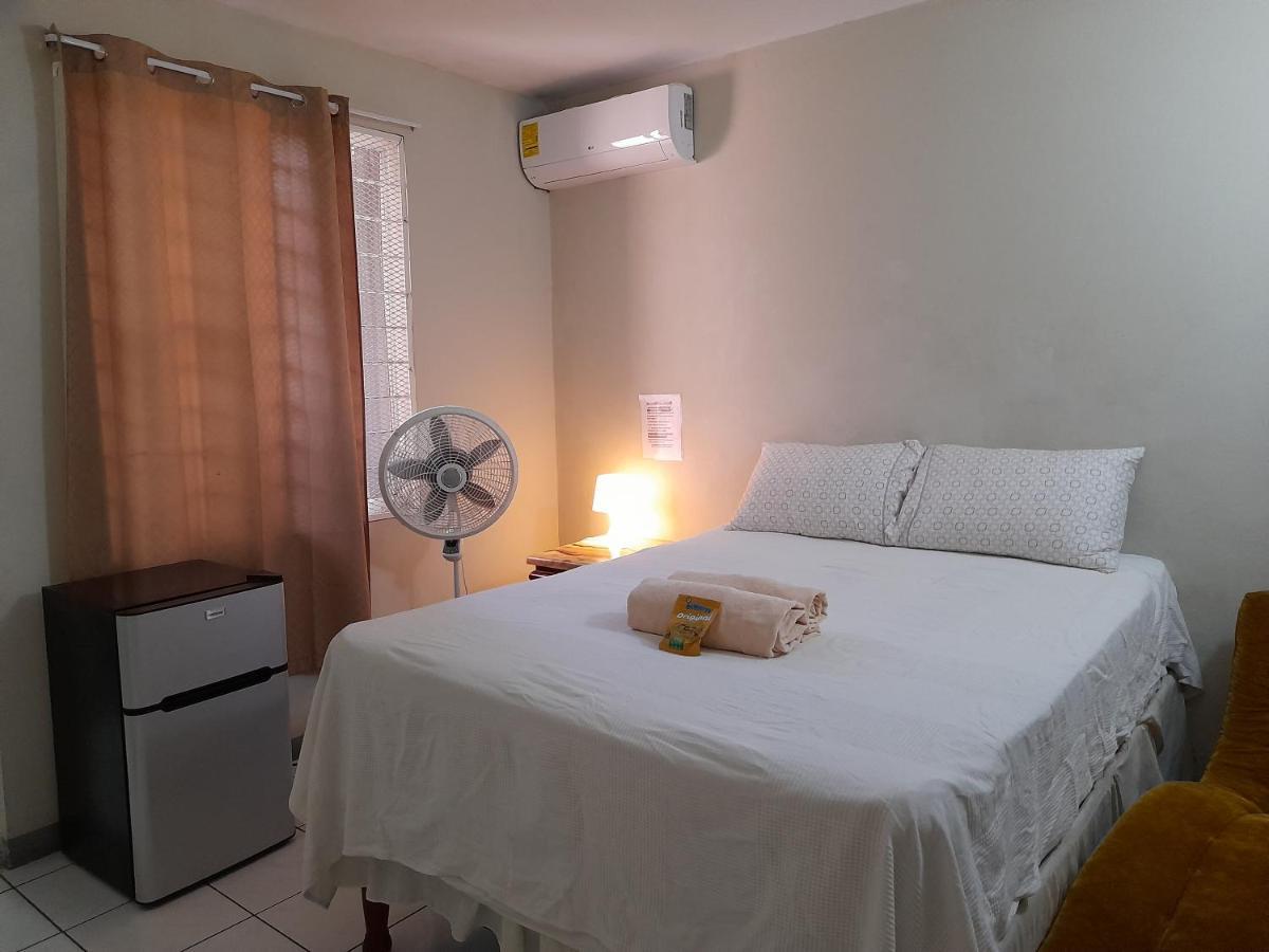 Camelia Rooms Kingston Exterior photo