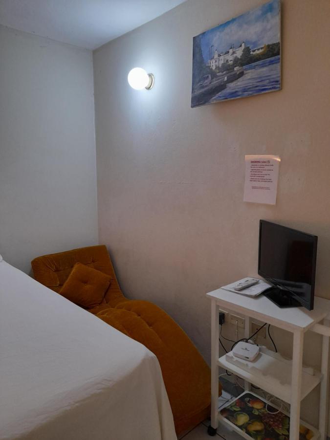 Camelia Rooms Kingston Exterior photo